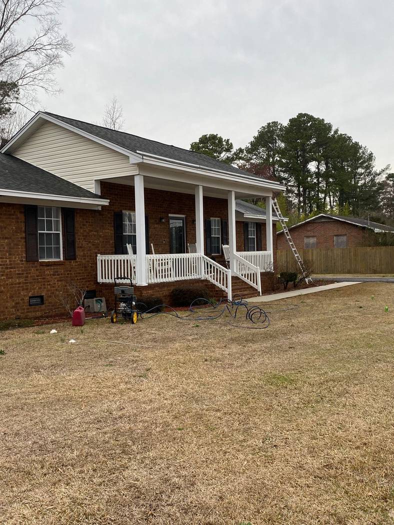 Front of a South Carolina home after house washing